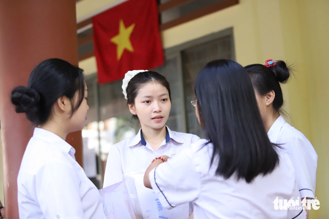 thi tốt nghiệp - Ảnh 24.