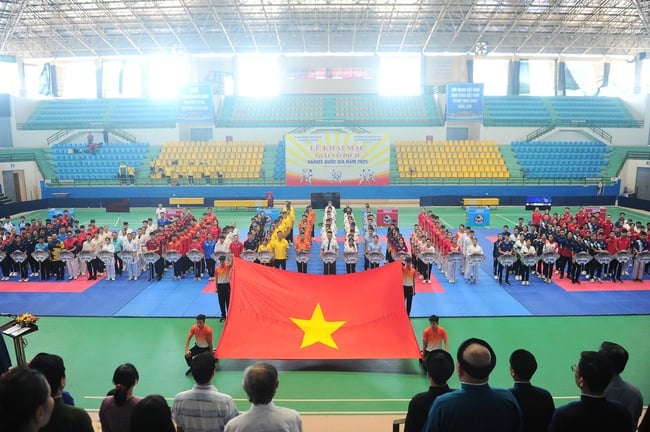 Khai mạc Giải Vô địch Karate quốc gia năm 2025 - Ảnh 1.