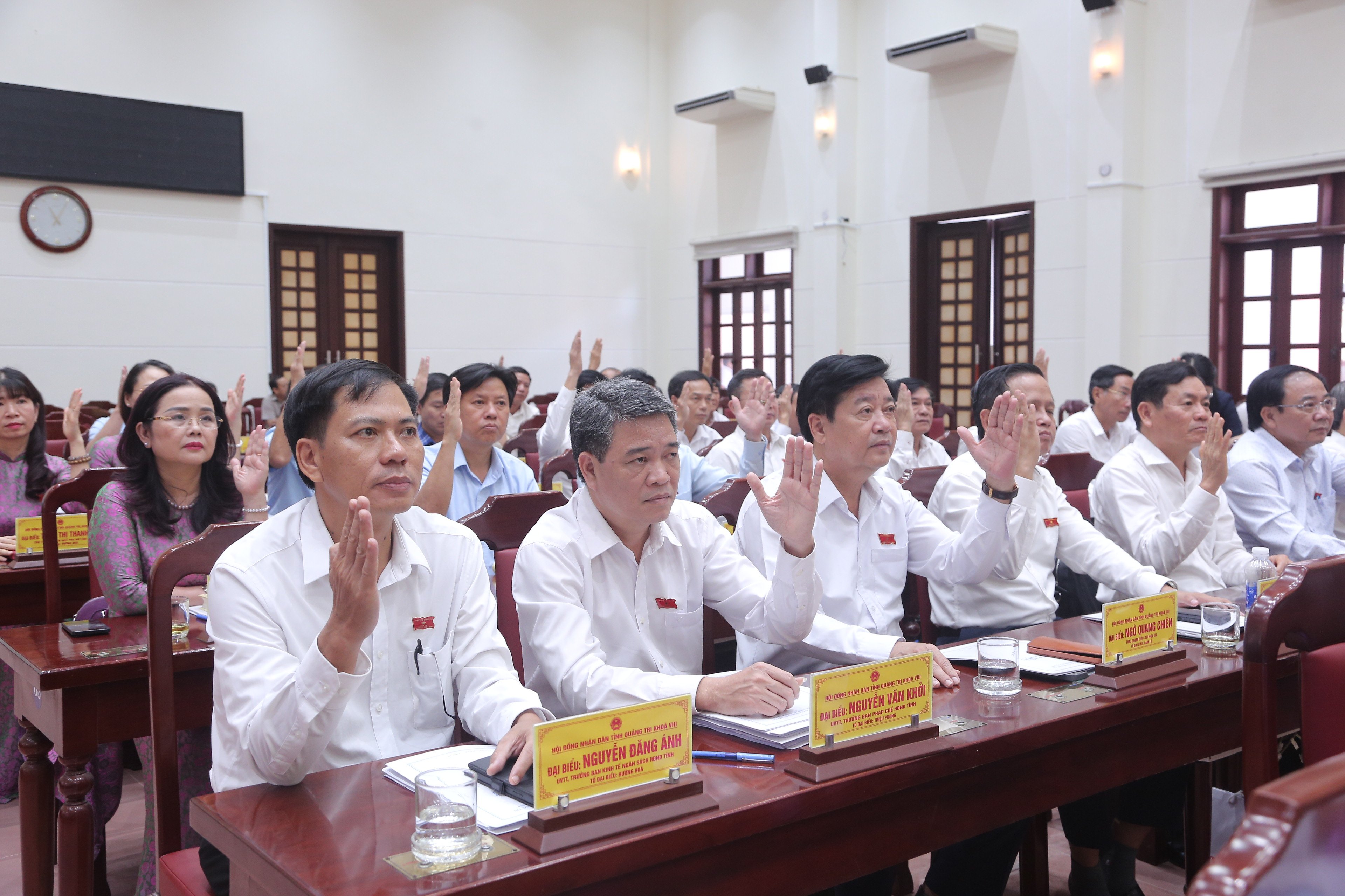 សម័យប្រជុំលើកទី៣២ នៃក្រុមប្រឹក្សាប្រជាជនខេត្តទី៨៖ បានអនុម័តសេចក្តីសម្រេចចំនួន ២១ ដោយមានការឯកភាពខ្ពស់