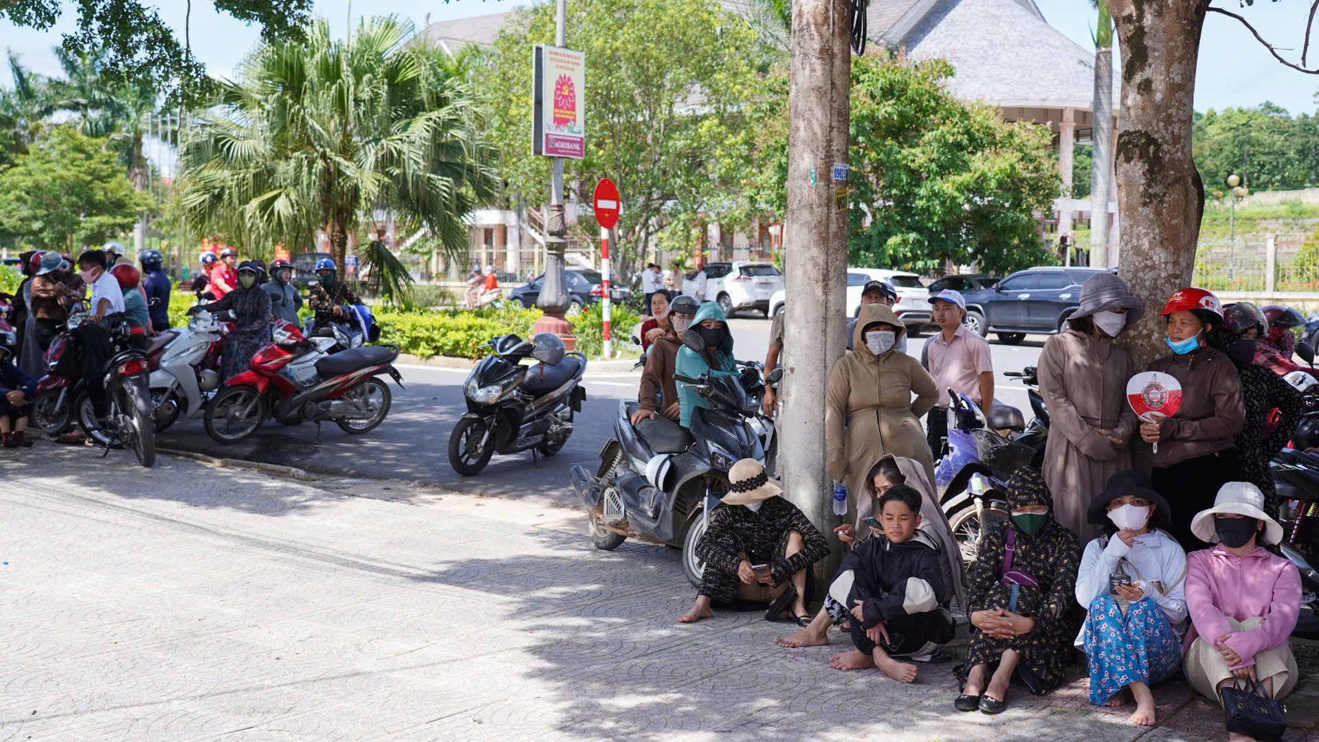 Thí sinh đánh giá đề thi môn Toán kỳ thi tốt nghiệp THPT năm 2025 khó, có tính phân loại cao