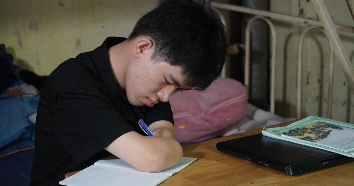 Sĩ tử cụt hai tay, hai chân ở TPHCM “vẽ” lộ trình đại học