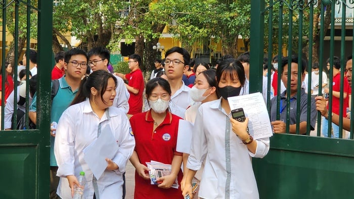Thi tốt nghiệp THPT 2025: Đề Toán có tính phân hóa, thí sinh khó đạt điểm cao- Ảnh 1.