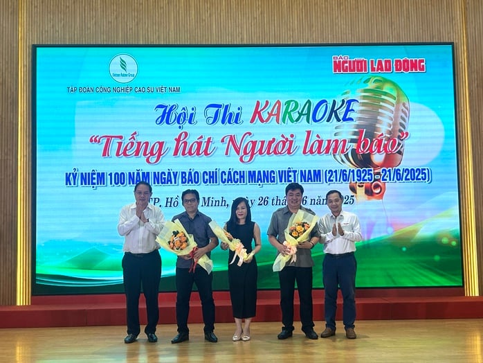 Sôi động Hội thi karaoke 