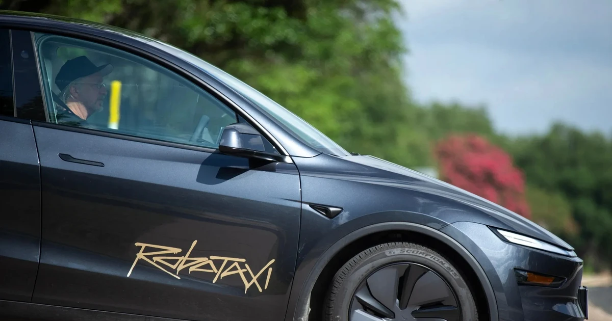 Robotaxi của Tesla liên tục 'mắc lỗi' trong những ngày đầu thử nghiệm