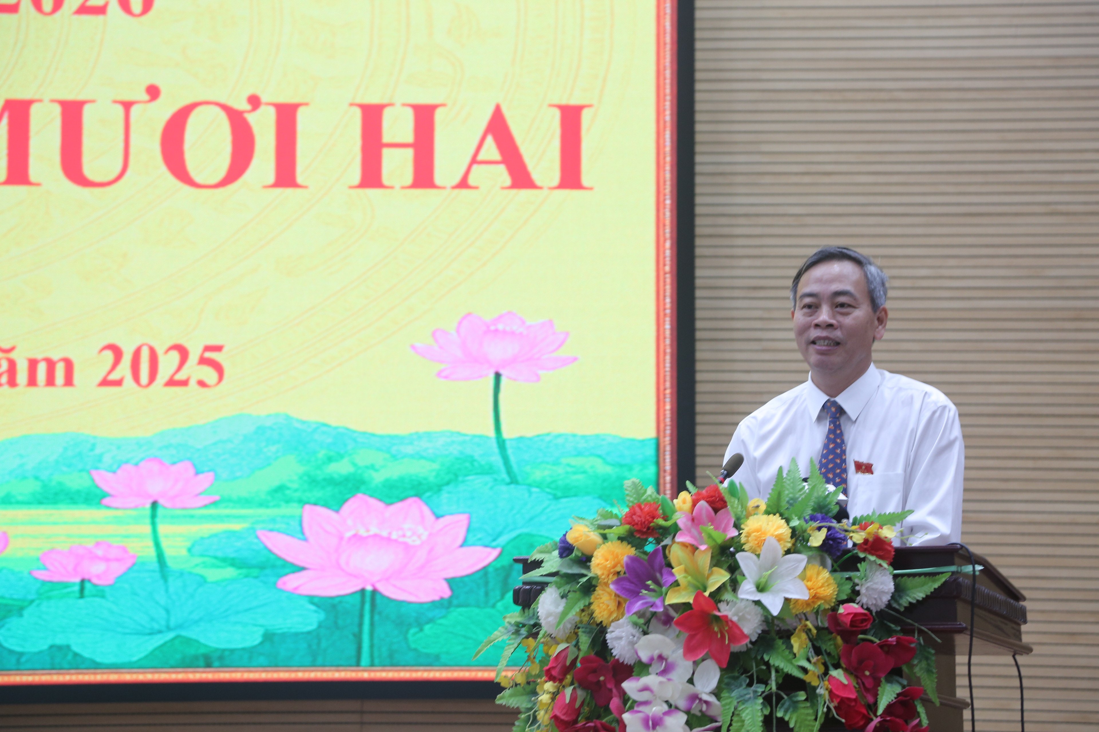 សម័យប្រជុំលើកទី៣២ នៃក្រុមប្រឹក្សាប្រជាជនខេត្តទី៨៖ បានអនុម័តសេចក្តីសម្រេចចំនួន ២១ ដោយមានការឯកភាពខ្ពស់