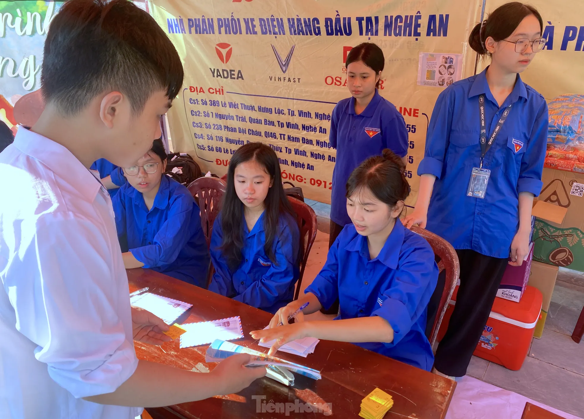 Sắc xanh tình nguyện đồng hành sĩ tử vượt vũ môn ảnh 4