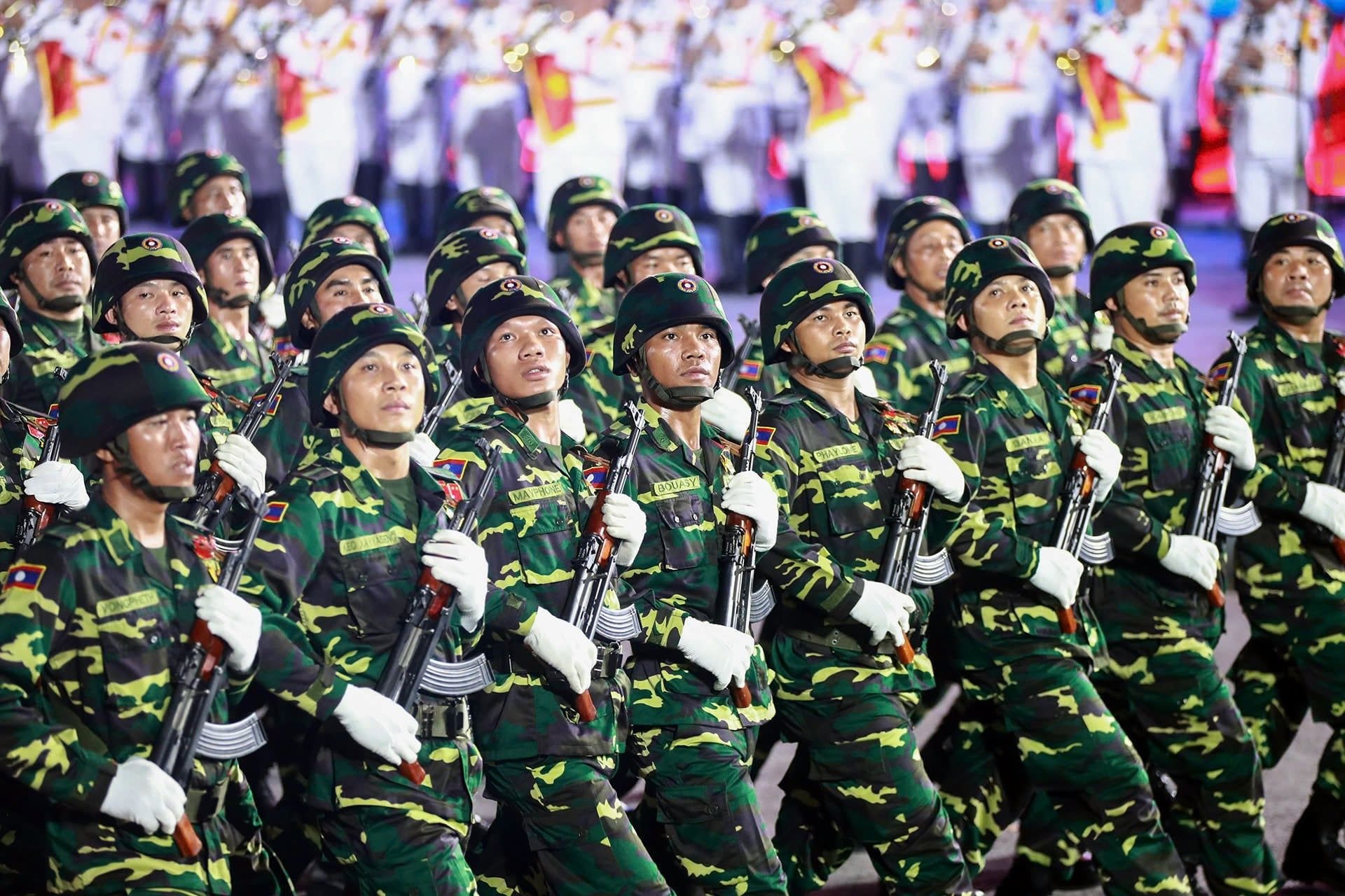 Armee von Laos.jpg