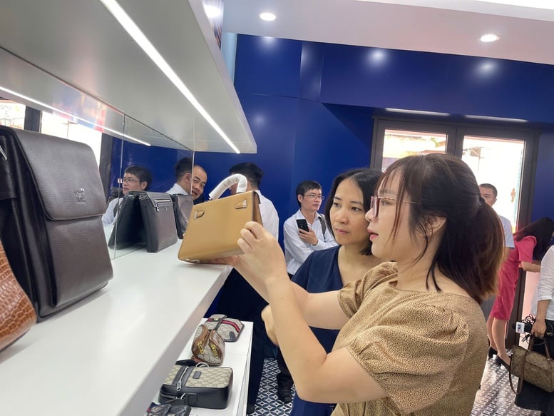 Nhận diện hàng vi phạm trong Tháng cao điểm chống hàng giả- Ảnh 1.