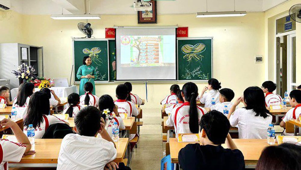 Todos los estudiantes que estudien en escuelas públicas, desde el jardín de infantes hasta la escuela secundaria, estarán exentos del pago de matrícula.