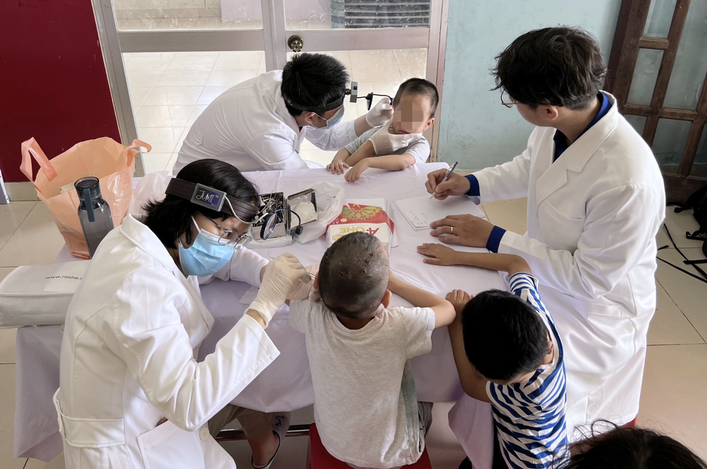 Thông tin mới nhất về bé gái co giật bất thường, bị đánh tại mái ấm ở TPHCM - 3