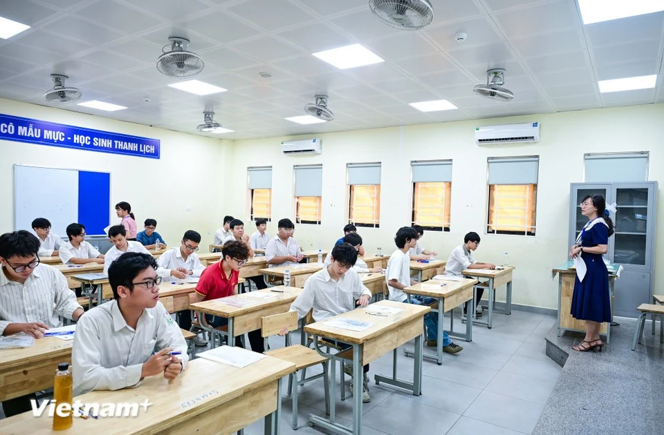 High School Graduation Exam 2025: 20 candidates disciplined on the first day