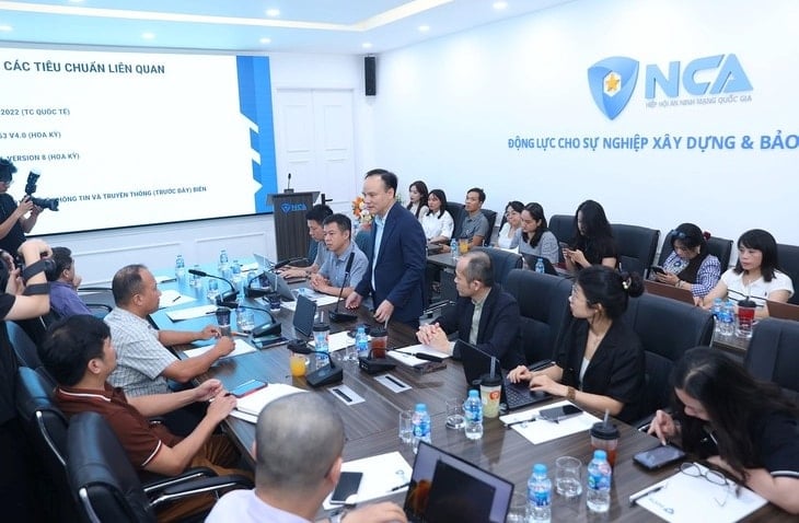 رئيس المركز الوطني للأمن السيبراني والوقاية من الجرائم الإلكترونية العالية يتحدث عن مجموعة جديدة من معايير الأمن السيبراني.-anh-hoa-binh.jpg