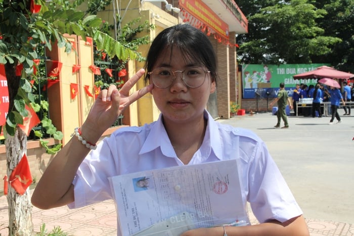 Thi tốt nghiệp THPT 2025: Thí sinh nhận xét đề thi Ngữ văn mang đậm tính thời sự- Ảnh 2.