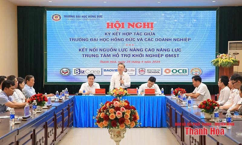 ក្នុងឱកាសនៃមហាសន្និបាតលើកទី៦ នៃគណៈប្រតិភូនៃគណៈកម្មាធិការបក្សនៃសាកលវិទ្យាល័យ Hong Duc អាណត្តិ 2025-2030៖ ការអះអាងនូវកិត្យានុភាព និងតួនាទីនៅក្នុងប្រព័ន្ធអប់រំឧត្តមសិក្សារបស់ប្រទេស។