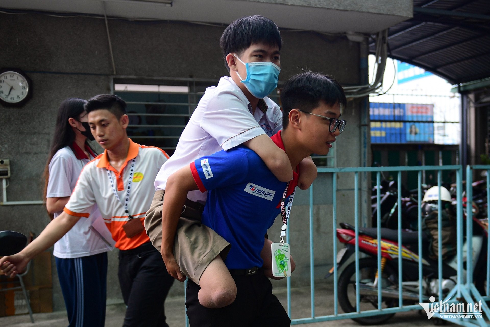 مدرسة نجوين هيو الثانوية W-HCMC 8.jpg