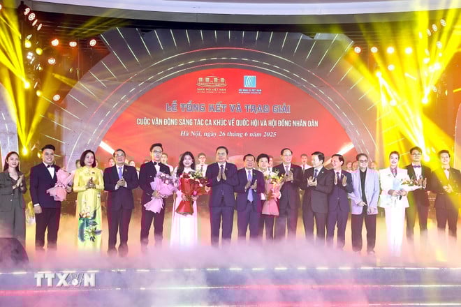 ttxvn-le-tong-ket-va-trao-giai-cuoc-van-dong-sang-tac-ca-khuc-ve-quoc-hoi-va-hoi-dong-nhan-dan-8116118-2.jpg