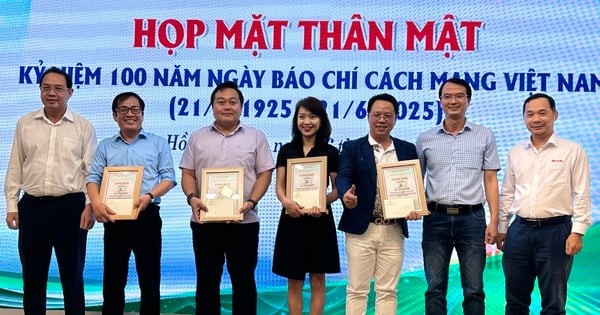 ការប្រលងខារ៉ាអូខេដ៏រំភើប "ច្រៀងអ្នកកាសែត"