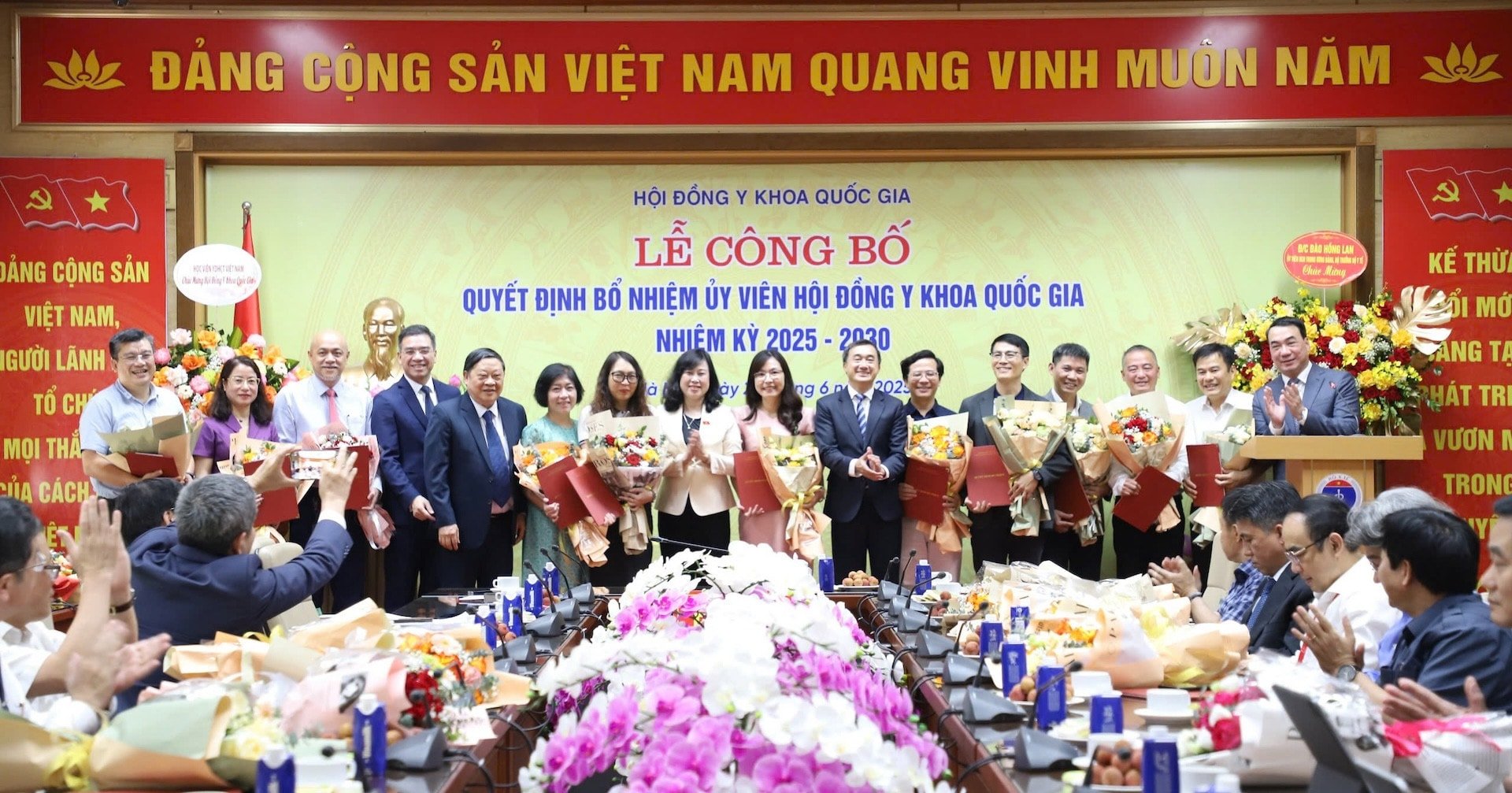 uy vien .jpg