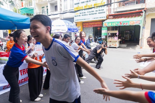 Lần đầu thi toán theo chương trình mới ‘không thể lụi’, thí sinh ‘ớn’ phần nào? - Ảnh 3.