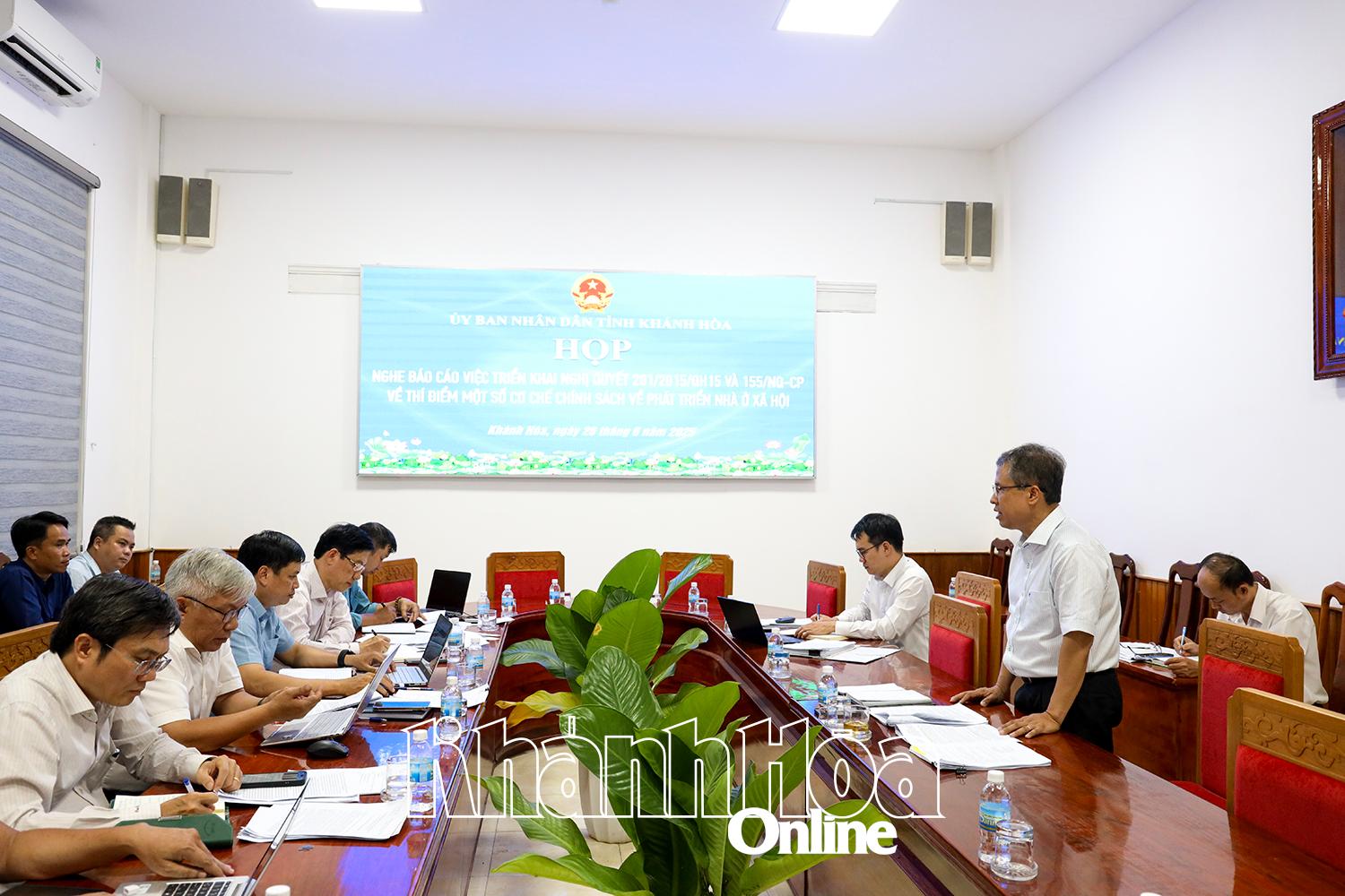 สหายทรานฮวานาม กล่าวสุนทรพจน์ในการประชุม