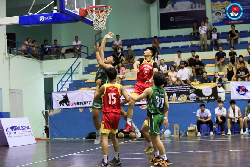 U16 PK-KQ Peak đành chấp nhận huy chương Bạc sau thất bại trước đội bóng giàu kinh nghiệm hơn.