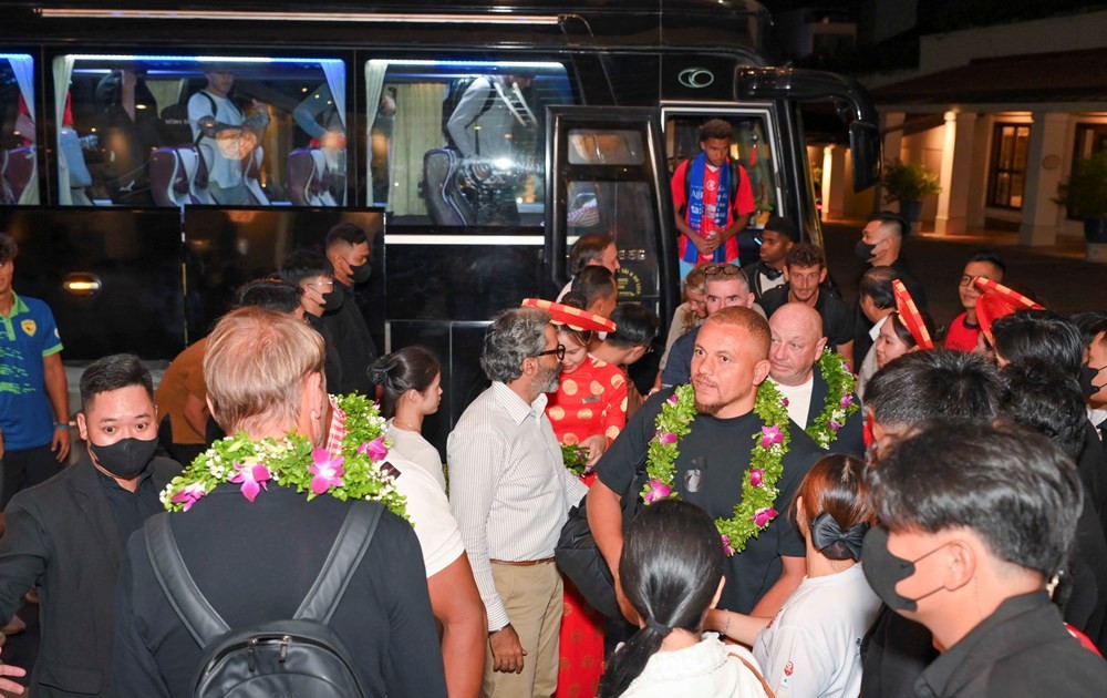 វីរបុរស Manchester United មកដល់ទីក្រុង Da Nang ដើម្បីចាប់ផ្តើមមហោស្រពបាល់ទាត់វៀតណាម-អង់គ្លេសឆ្នាំ 2025