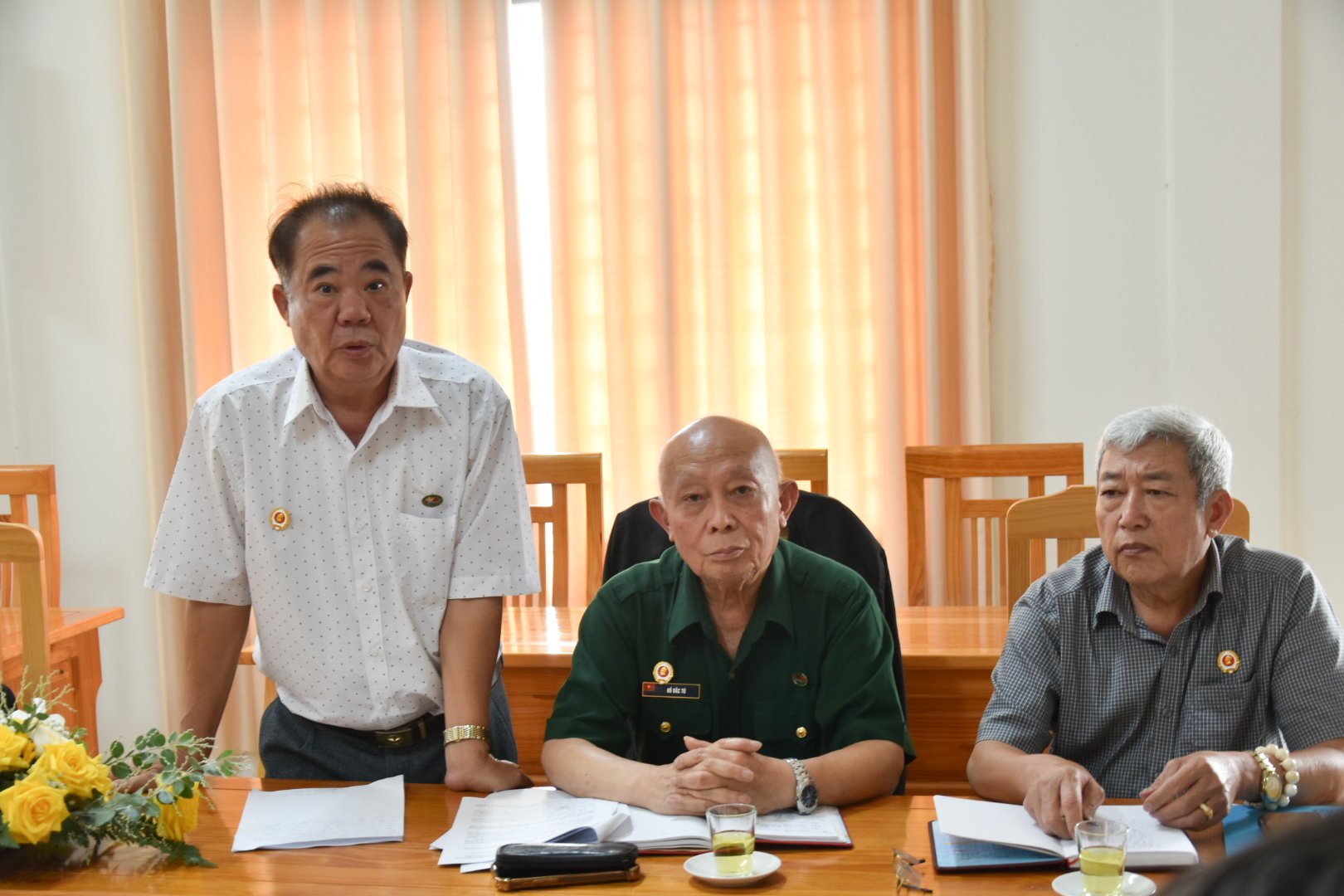 Đại diện Câu lạc bộ Doanh nhân CCB tỉnh Đắk Nông góp ý kiến tại hội nghị 