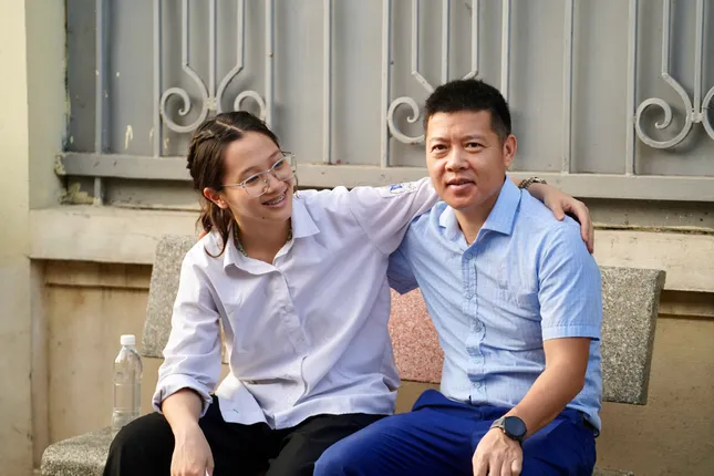 សិស្សជិត 1.15 លាននាក់ឆ្លងផុតការប្រឡងចក្រពត្តិ៖ សំណួរប្រឡងផ្ទាល់ ដោះស្រាយសំណួរអក្សរសាស្ត្រ រូបថត 42