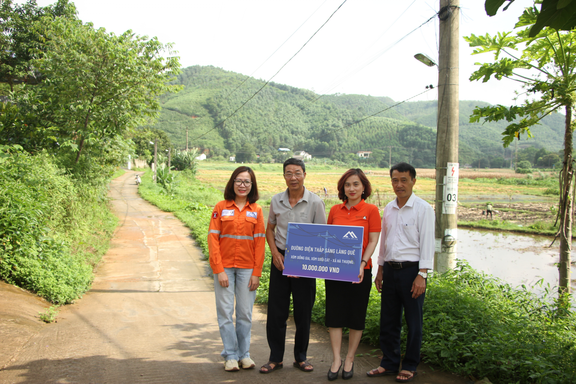 Nui Phao contributes to "lighting up the countryside"