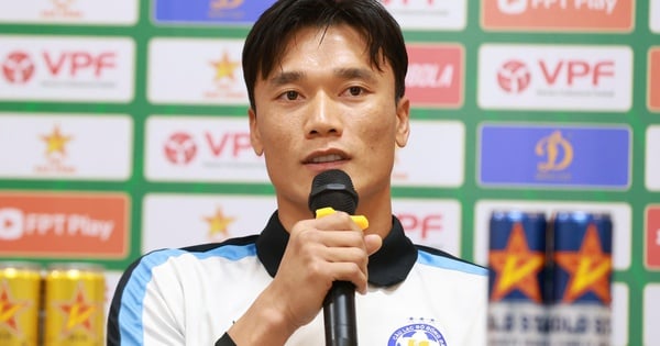 What did goalkeeper Bui Tien Dung say about Cong Phuong?