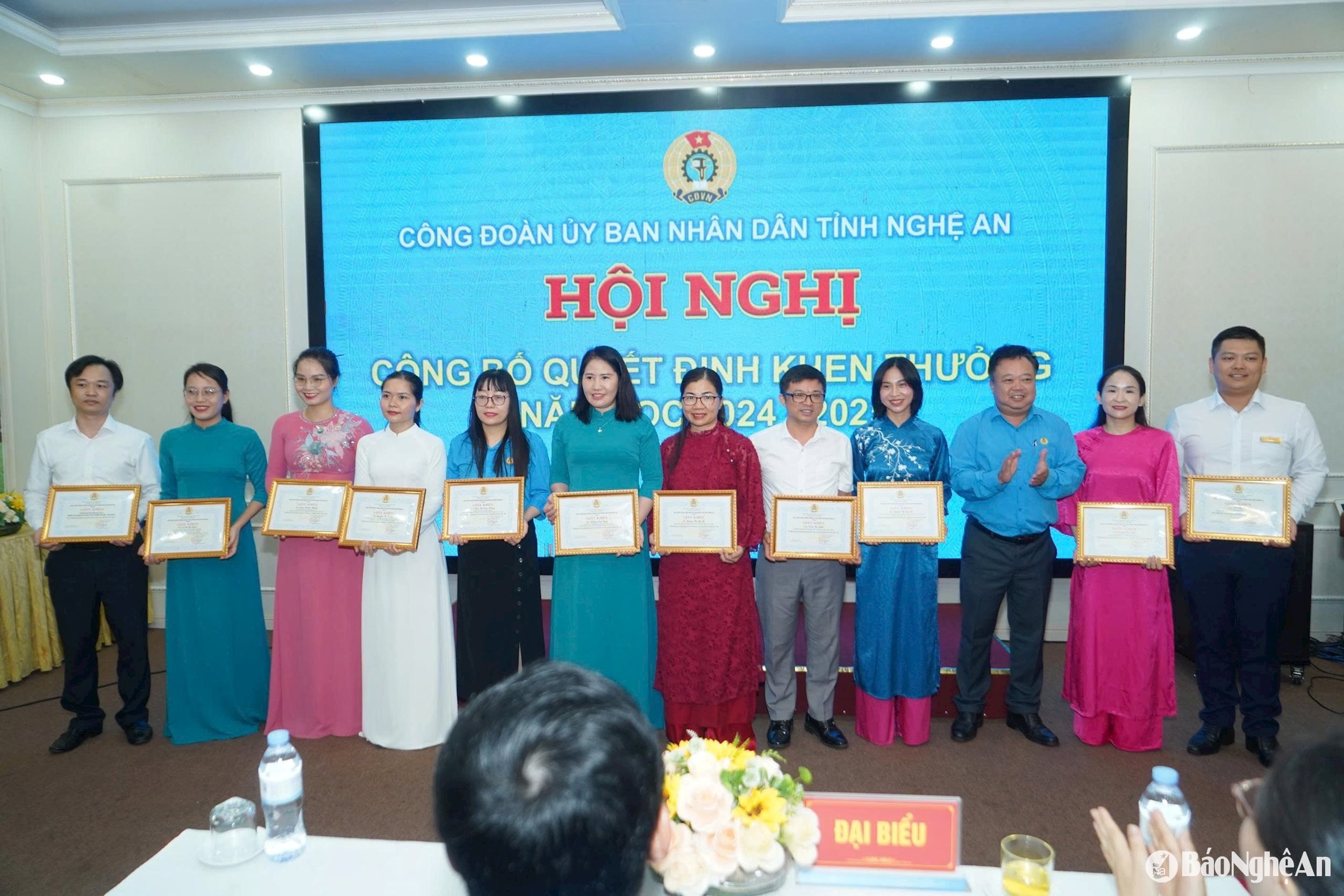 El Sindicato del Comité Popular Provincial finaliza sus operaciones. Foto: Duy Chuong00002