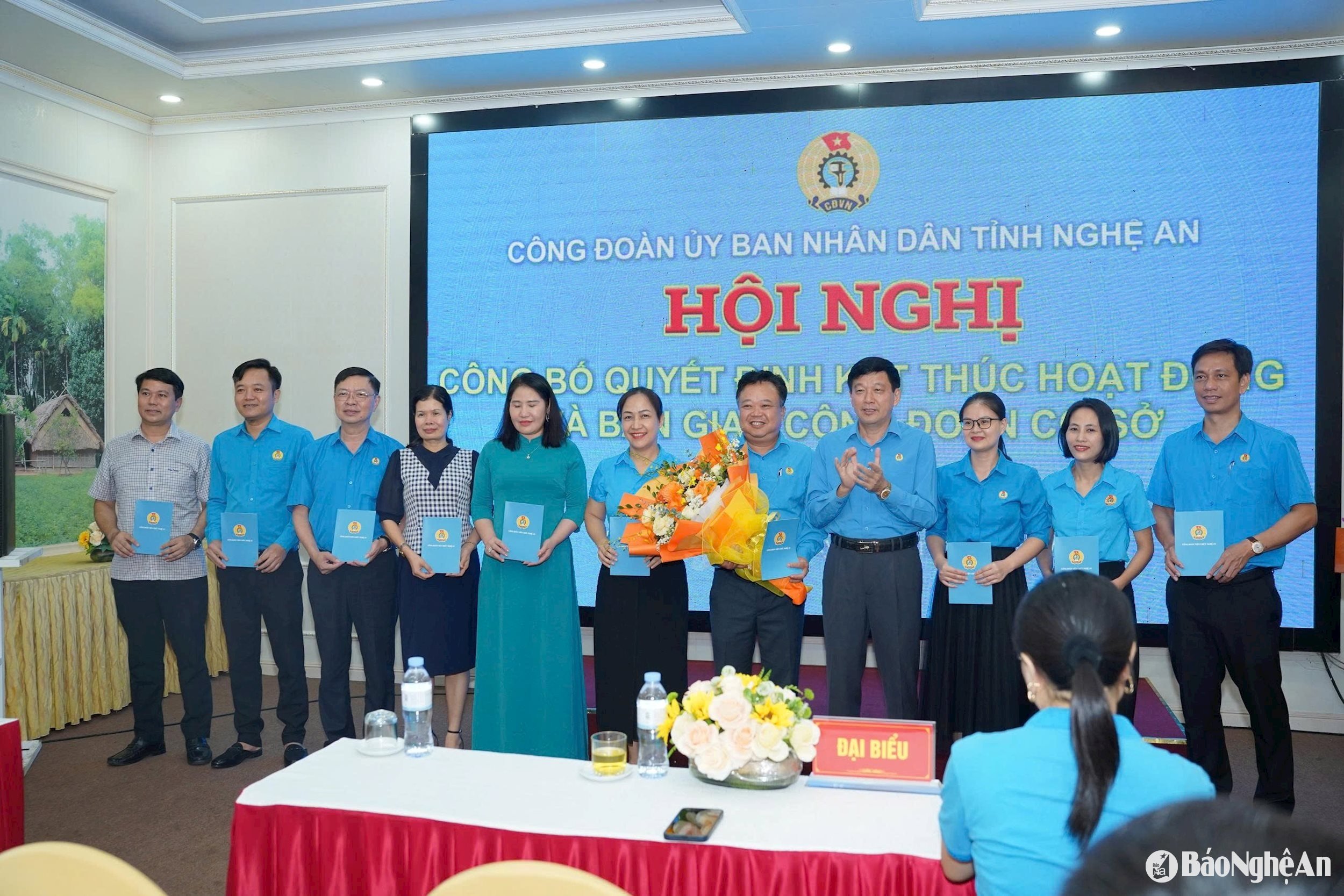 El Sindicato del Comité Popular Provincial finaliza sus operaciones. Foto: Duy Chuong00012