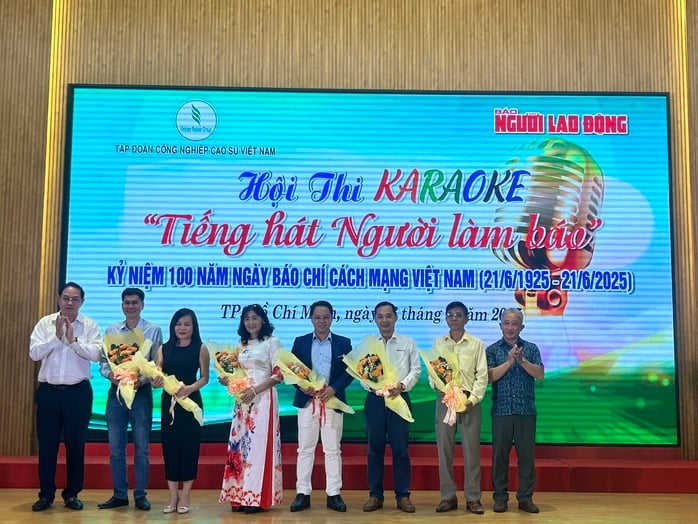 Sôi động Hội thi karaoke 
