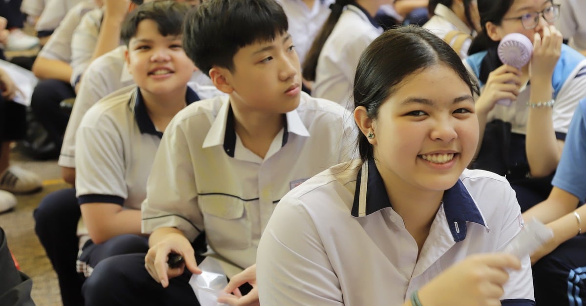 Top 10 schools with the highest 10th grade entrance scores in Ho Chi Minh City