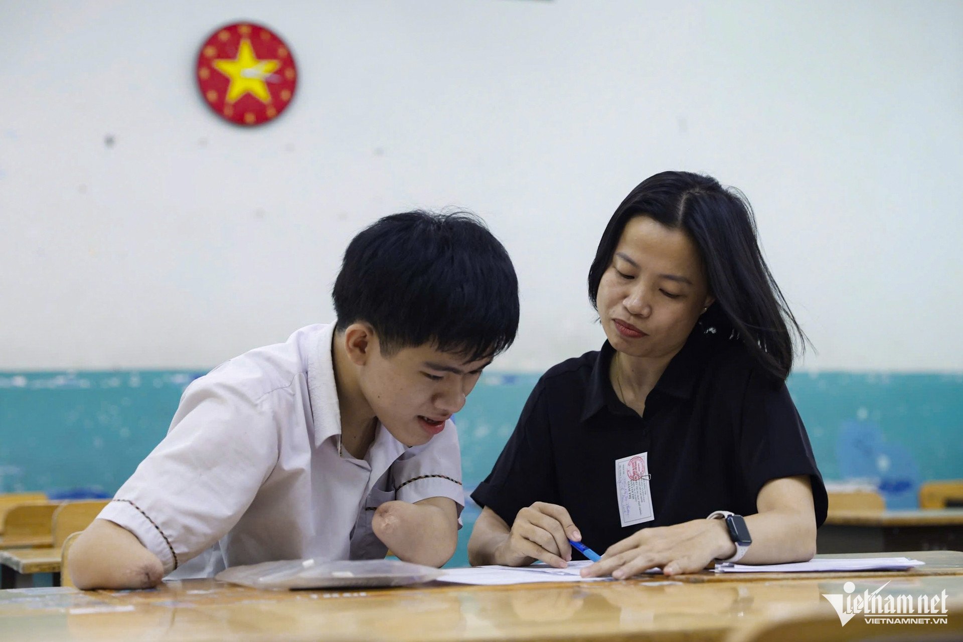 مدرسة نجوين هيو الثانوية W-HCMC 9.jpg