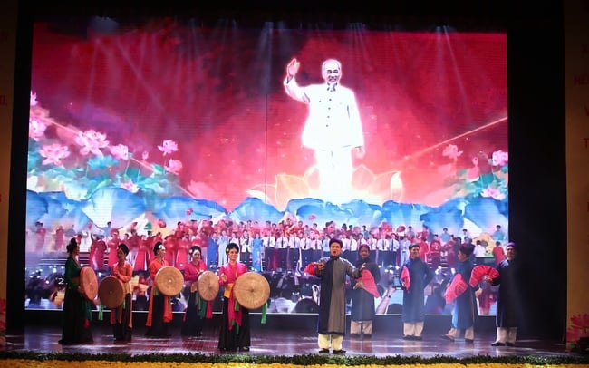 Rực rỡ chương trình nghệ thuật đặc biệt &quot;Ánh sáng và niềm tin&quot; chào mừng Đại hội đại biểu Đảng bộ Bộ VHTTDL nhiệm kỳ 2025–2030 - Ảnh 5.