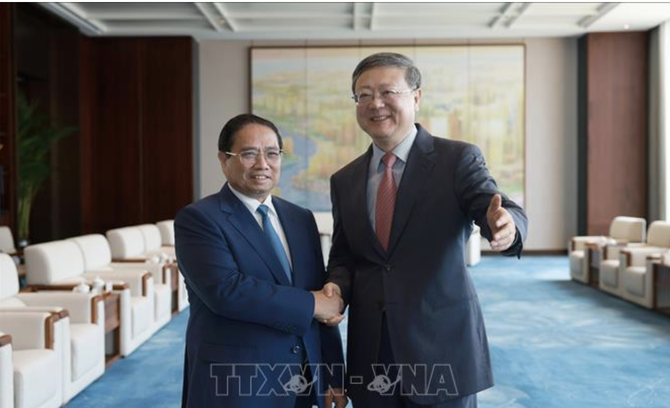 Thủ tướng Phạm Minh Chính gặp Bí thư Thành ủy Thượng Hải Trần Cát Ninh