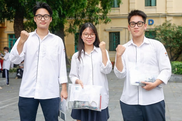 Đề thi toán THPT 2025: Giáo viên nhận xét và cách đánh giá học sinh - Ảnh 1.
