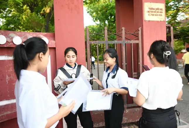 សិស្សជិត 1.15 លាននាក់ឆ្លងផុតការប្រឡងចក្រពត្តិ៖ សំណួរប្រឡងផ្ទាល់ ការដោះស្រាយសំណួរអក្សរសាស្ត្រ រូបថត 37