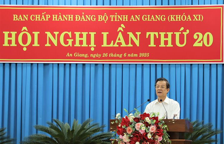 Le Hong Quang, Parteisekretär der Provinz An Giang, hofft, dass An Giang weiterhin vereint und stark bleibt und eine wohlhabende und glückliche Heimat für Onkel Ton schafft.