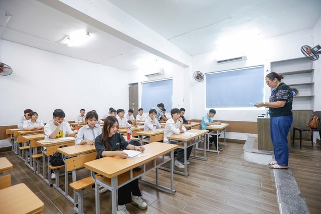 10 thí sinh bị đình chỉ thi tốt nghiệp THPT môn ngữ văn- Ảnh 1.