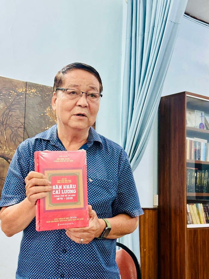 NSND Trịnh Kim Chi, Mỹ Uyên quảng bá sách "Sân khấu cải lương TP HCM giai đoạn 1975 – 2025"  - Ảnh 2.