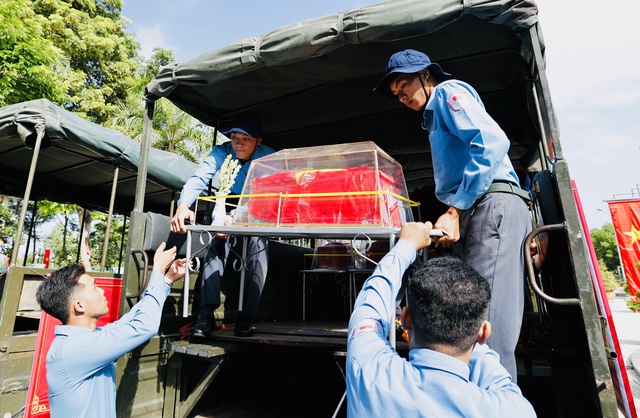 Long An: Đón 106 hài cốt liệt sĩ, quân tình nguyện Việt Nam hy sinh tại Campuchia- Ảnh 1.