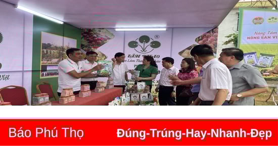 Providing over 5,700 tons of fertilizer on deferred payment to farmers
