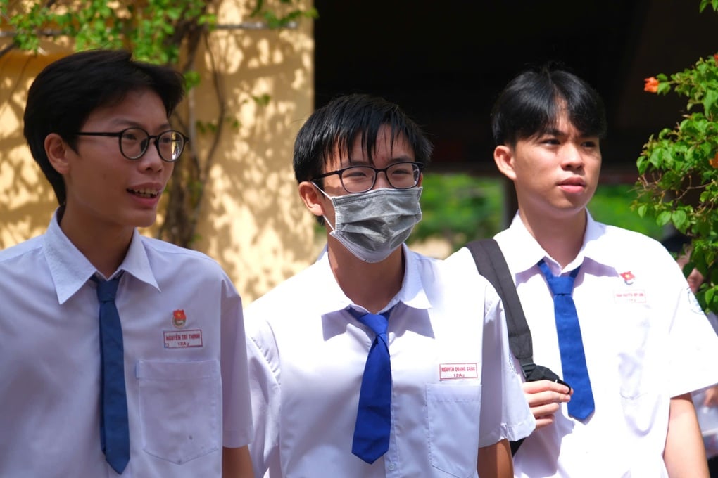 Sĩ tử Cần Thơ thở phào vì đề lịch sử, địa lý dễ thở - 2