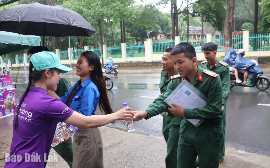 បេក្ខជនត្រូវប្រឡងនៅចំណុច