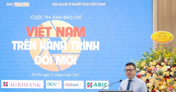 Launching the press photo contest "Vietnam on the journey of innovation"
