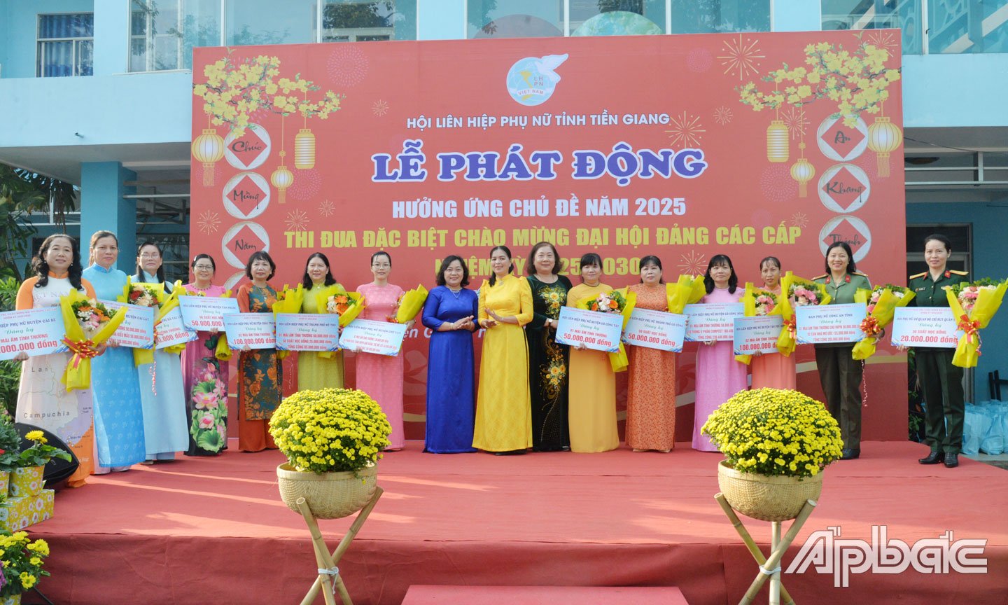 Phát động thực hiện chủ đề năm 2025.