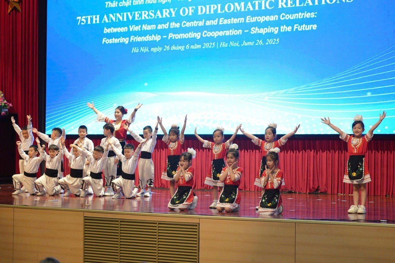Quan hệ Việt Nam-Trung Đông Âu: Giá trị chung về hòa bình, độc lập, tự do