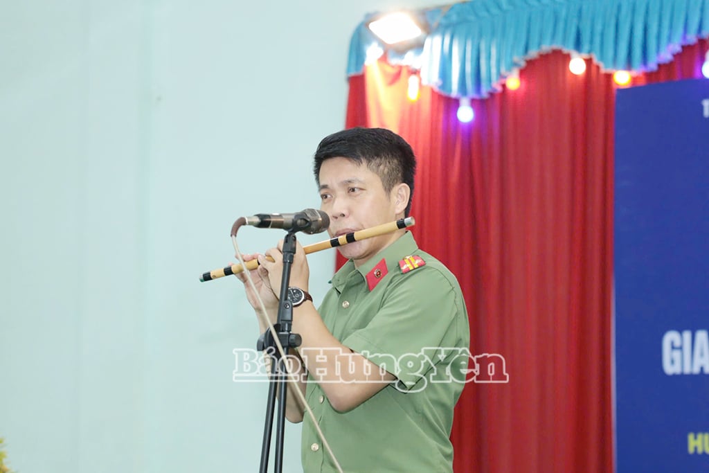 ការសម្តែងផ្លាស់ប្តូរវប្បធម៌នៅក្នុងកម្មវិធី។